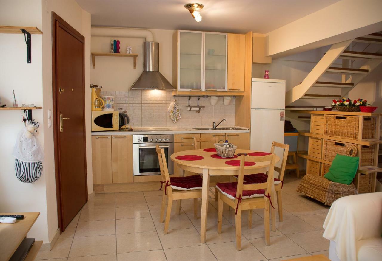 Cozy Maisonette Kamena Vourla Luaran gambar