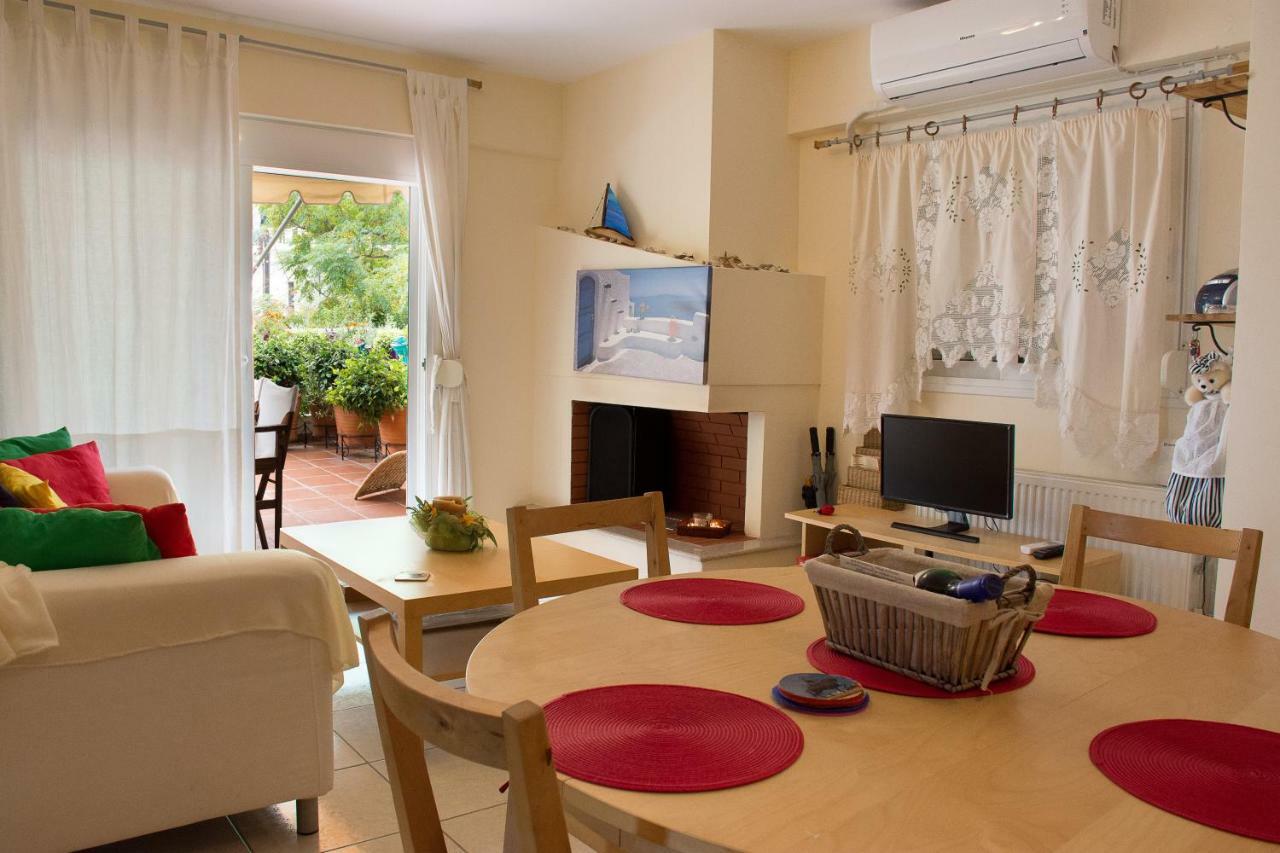 Cozy Maisonette Kamena Vourla Luaran gambar