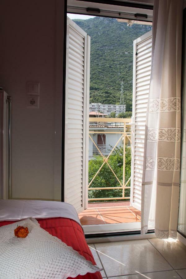 Cozy Maisonette Kamena Vourla Luaran gambar